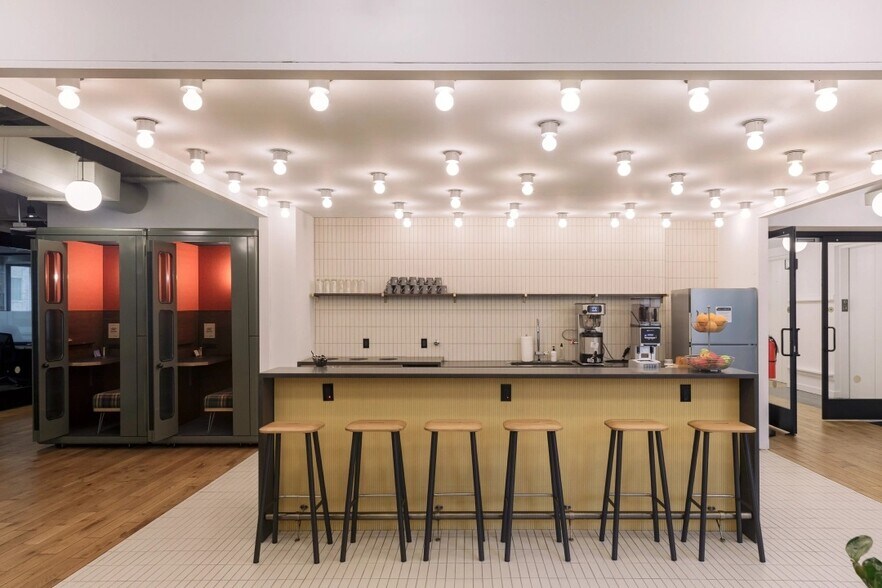 More Photos Of 12 E 49th St, New York Coworking Space