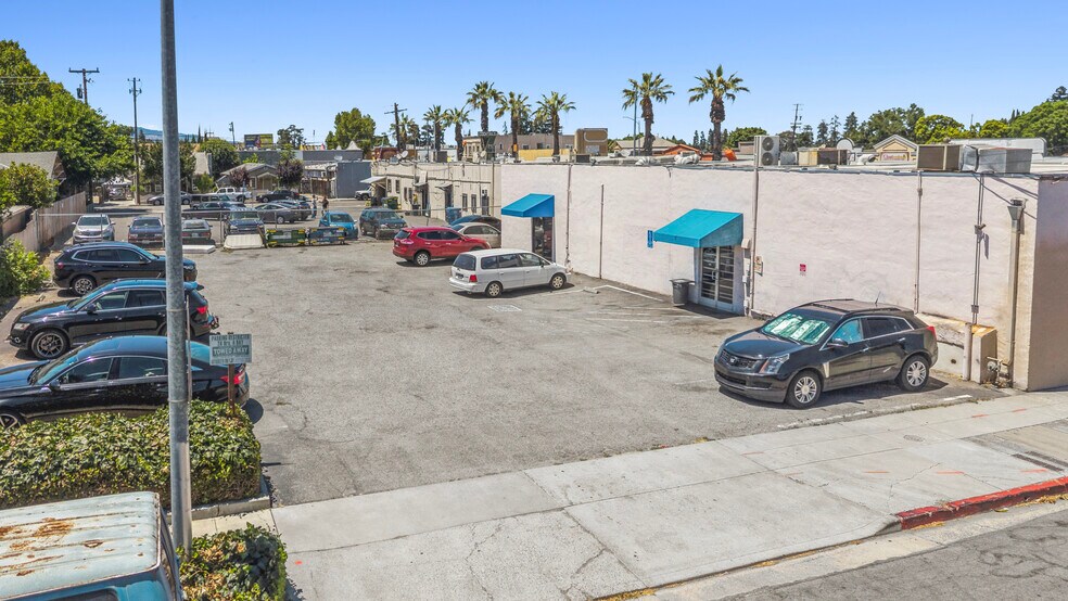 More Photos Of 1854-1860 W San Carlos St, San Jose Storefront For Sale
