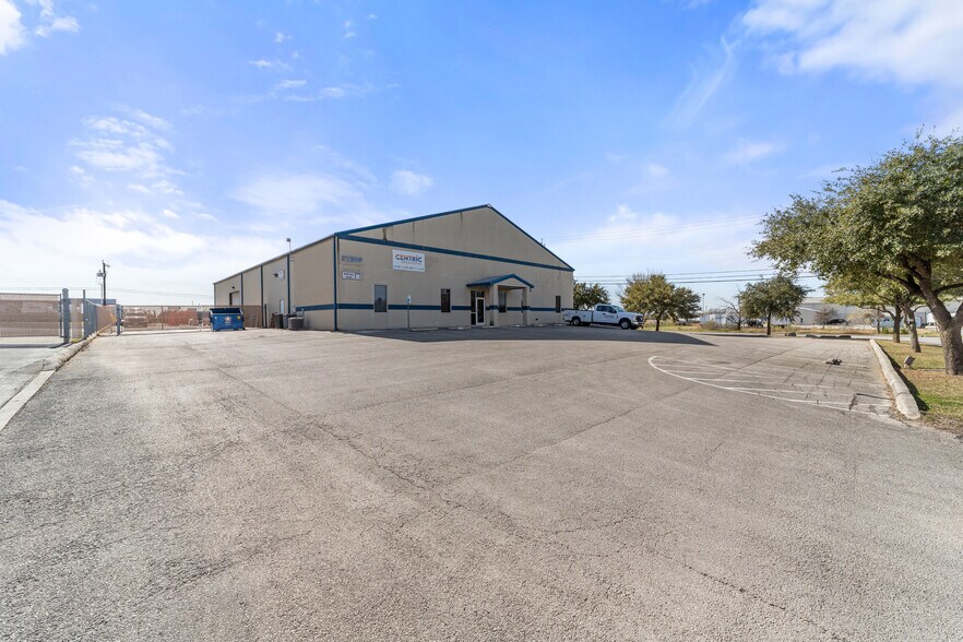 More Photos Of 17300 Bell North Dr, Schertz Warehouse For Sale