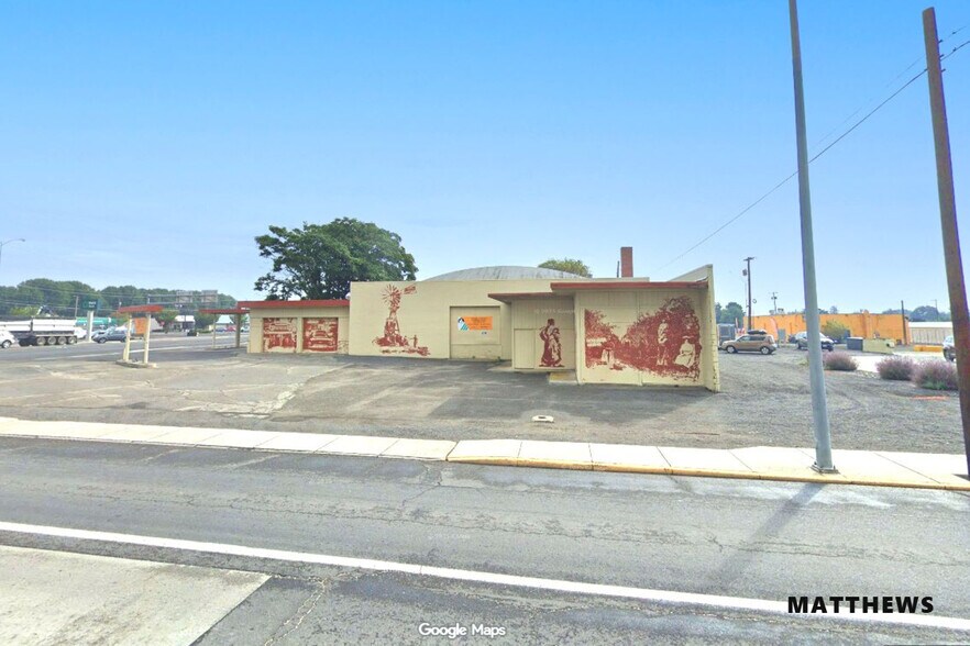 Primary Photo Of 604 Central Ave S, Quincy Freestanding For Sale