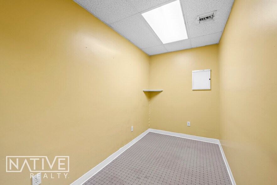 More Photos Of 2920-2940 E Commercial Blvd, Fort Lauderdale Storefront Retail Office For Lease