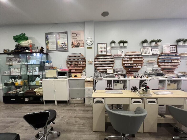 More Photos Of 4401-4423 Kissena Blvd, Flushing Storefront For Lease