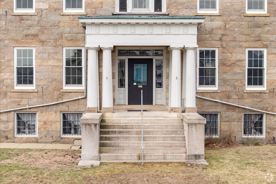 More Photos Of 1061 Pleasant St, New Bedford Medical For Sale