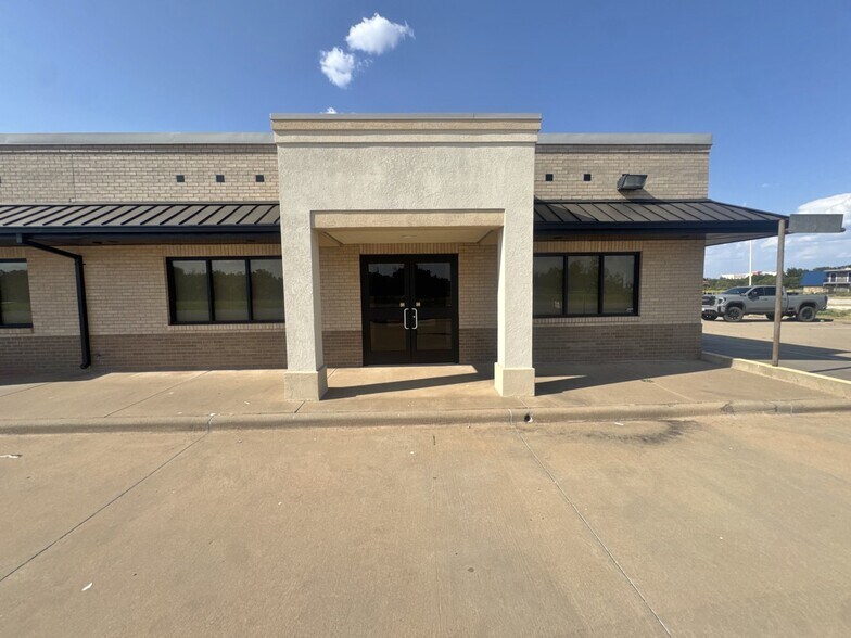 More Photos Of 2618 Old Iowa Park Rd, Wichita Falls Bank For Sale