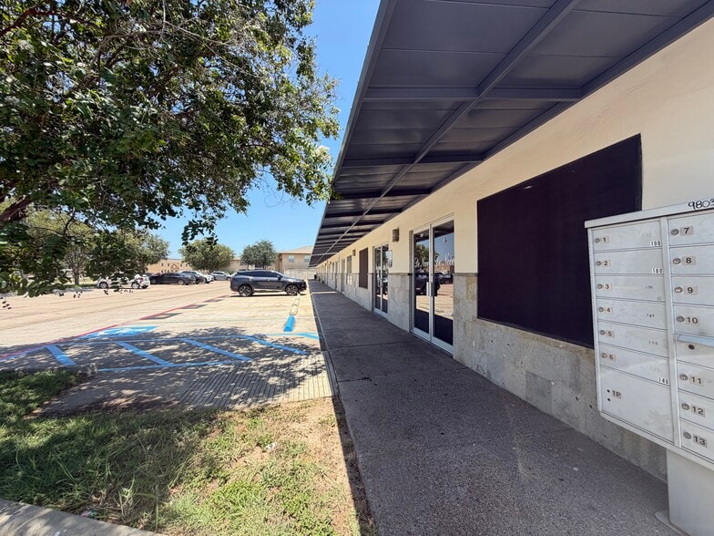 More Photos Of 9803 Sterling Loop, Laredo Storefront Retail Office For Sale