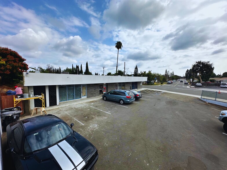 More Photos Of 2329-2335 W Sequoia Ave, Anaheim General Retail For Sale