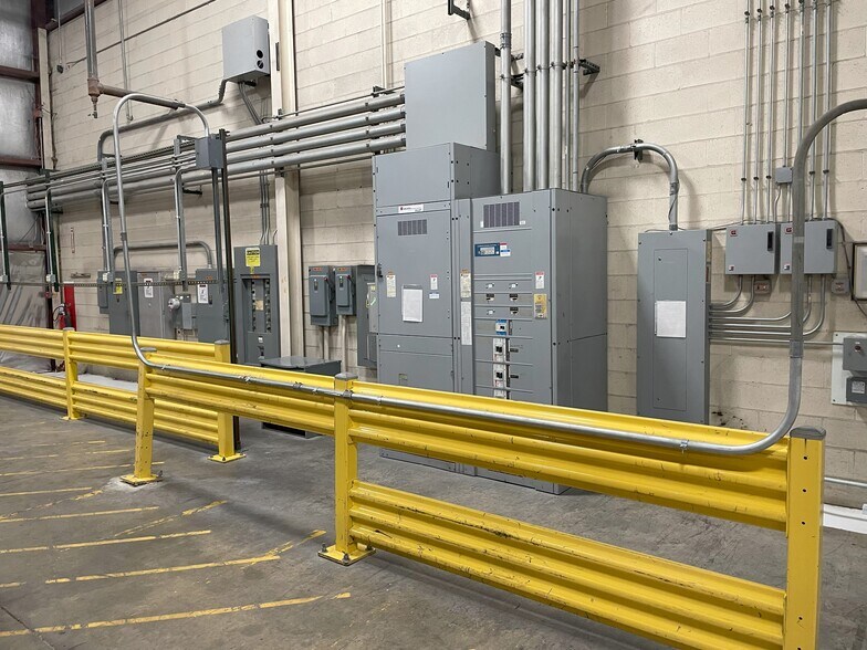 More Photos Of 1201 S Adams Ave, Freeport Warehouse For Lease