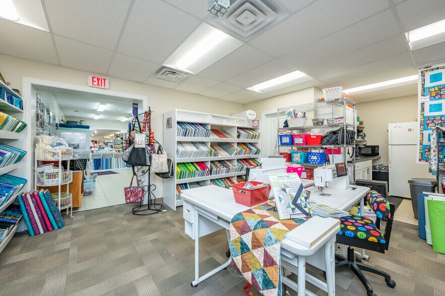 More Photos Of 15 Main St SE, Bondurant Storefront For Sale