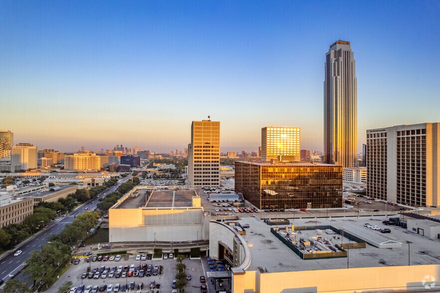 More Photos Of 5065-5075 Westheimer Rd, Houston Office For Lease