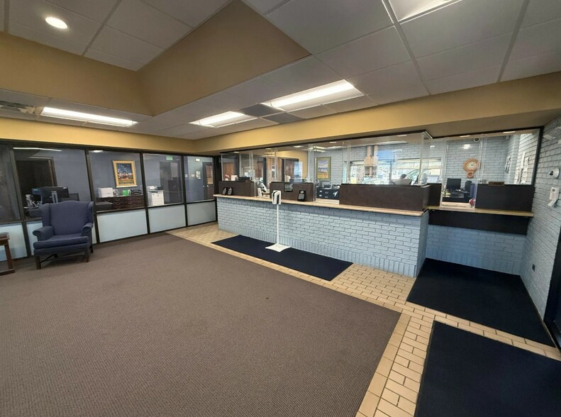 More Photos Of 1300 Sheffield Dr, Dyer Bank For Sale