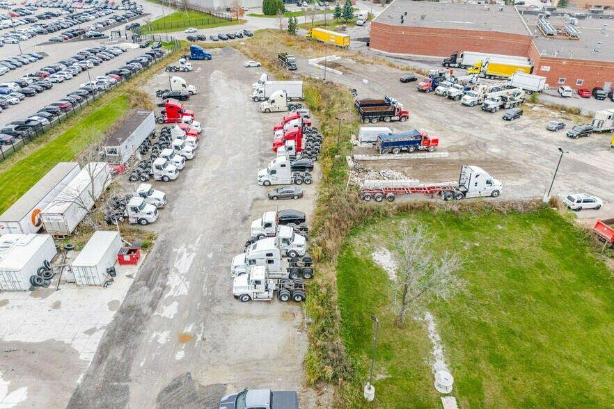 More Photos Of 140-160 Derry Rd E, Mississauga Office For Sale