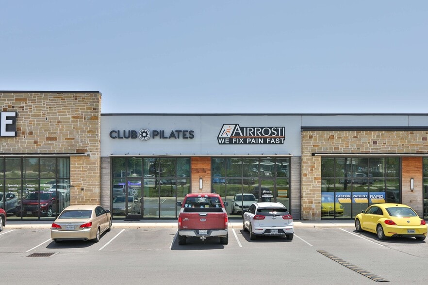 More Photos Of 21715 W Interstate 10, San Antonio General Retail For Sale
