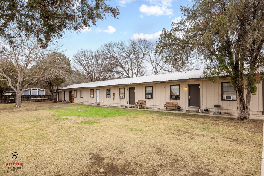 More Photos Of 2906-2908 Hunt St, Kerrville Apartments For Sale