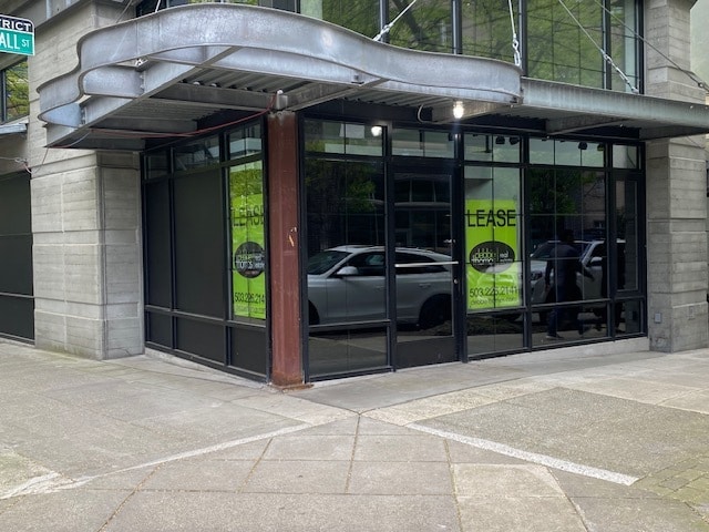 More Photos Of 1030 NW 12th Ave, Portland Apartments For Lease