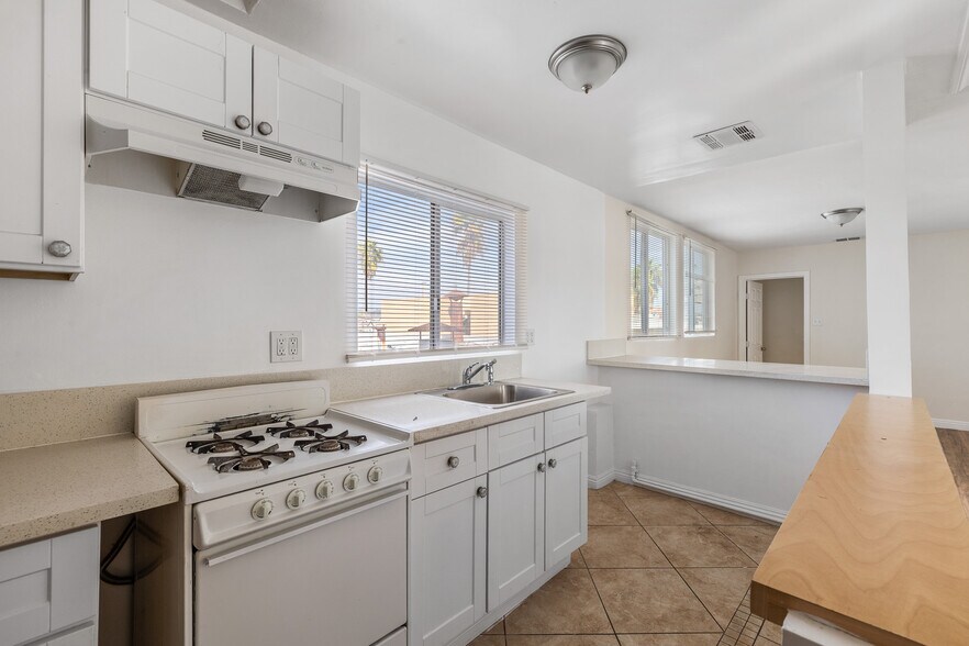 More Photos Of 6412 Whittier Blvd, East Los Angeles Storefront Retail Residential For Sale