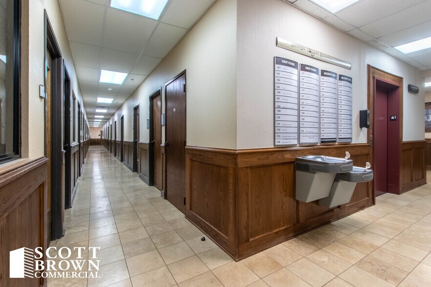 More Photos Of 721-725 S Interstate 35, Denton Office For Lease