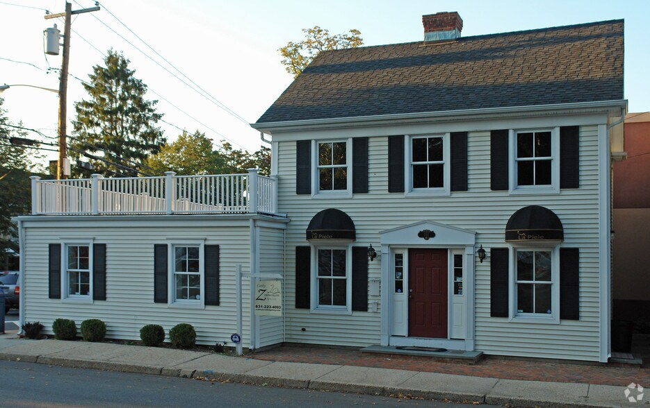 More Photos Of 151 W Carver St, Huntington Office For Sale