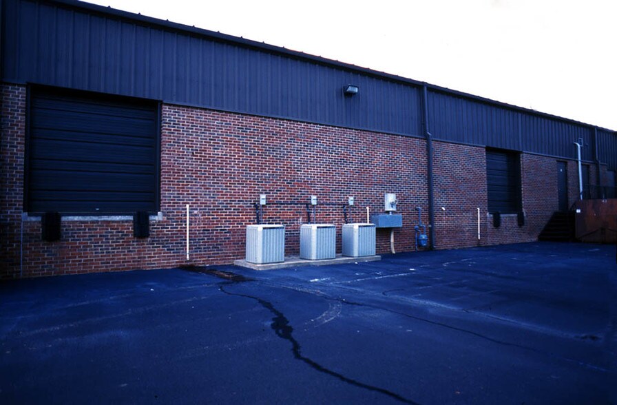 More Photos Of 621 Hutton St, Raleigh Research And Development For Lease