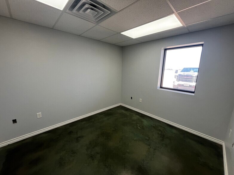 More Photos Of 4612 County Road 128, Midland Industrial For Lease