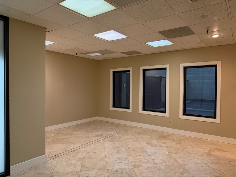 More Photos Of 4812 Stratos Way, Modesto Warehouse For Lease