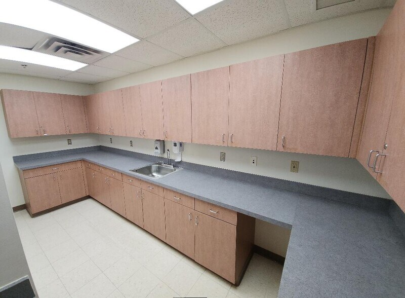 More Photos Of 140 Boulevard, Washington Medical For Lease