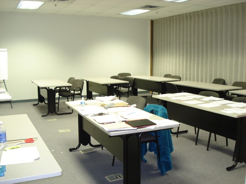 More Photos Of 801 N Salisbury Blvd, Salisbury Unknown For Lease