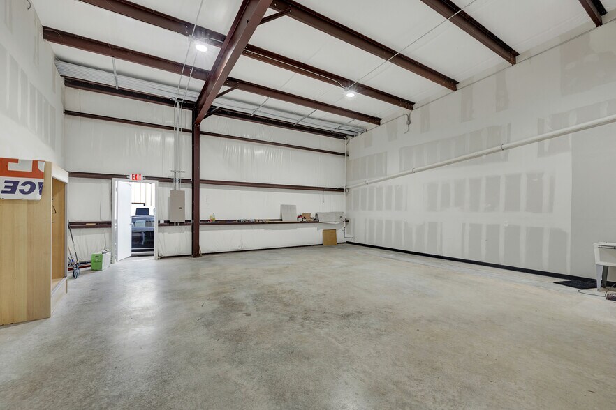 More Photos Of 3556 FM 78, McQueeney Unknown For Lease