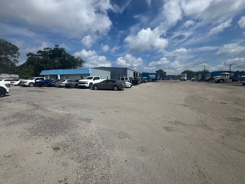 More Photos Of 481 Thorpe Rd, Orlando Warehouse For Lease