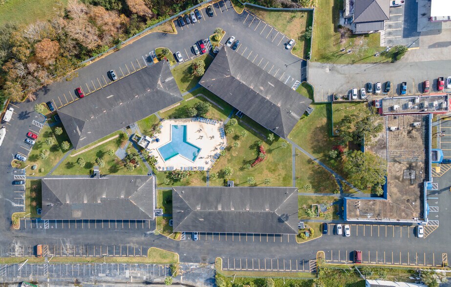 More Photos Of 5995 W Irlo Bronson Memorial Hwy, Kissimmee Hotel For Sale