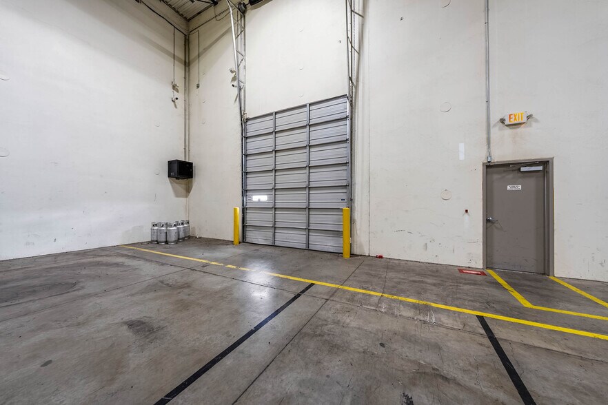 More Photos Of 4689 Industry Dr, Medford Distribution For Lease