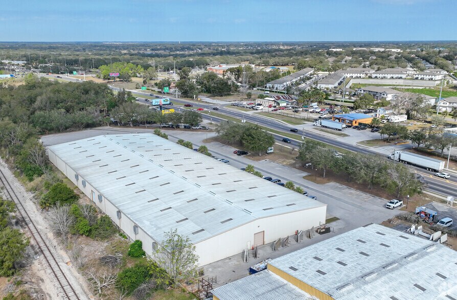 More Photos Of 520 W Orange Blossom Trl, Apopka Flex For Lease