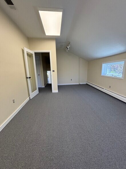 More Photos Of 9 Waterville Rd, Avon Office For Lease
