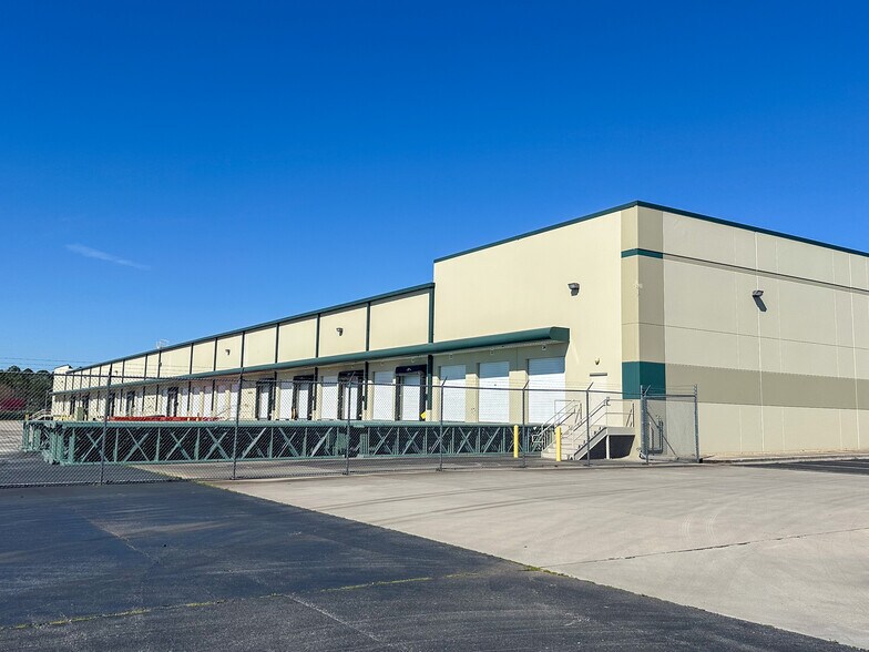 More Photos Of 301 James Record Rd, Huntsville Warehouse For Lease