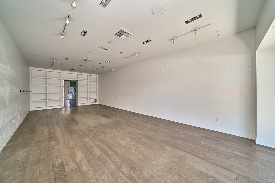 More Photos Of 112-122 S Robertson Blvd, Los Angeles Storefront Retail Office For Sale