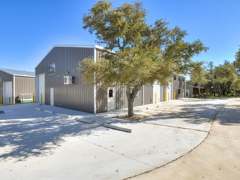 More Photos Of 15210 Fitzhugh Rd, Austin Distribution For Lease