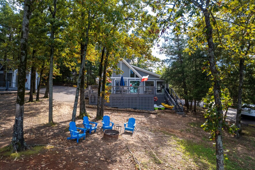 More Photos Of 108 E Barker Creek Dr, Scroggins Flex For Sale