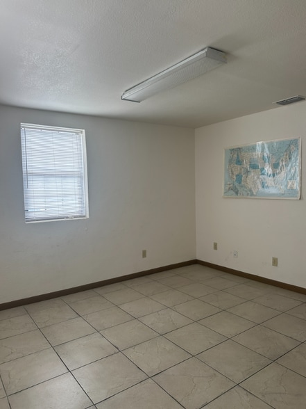 More Photos Of 711 Enterprise St, Laredo Warehouse For Lease