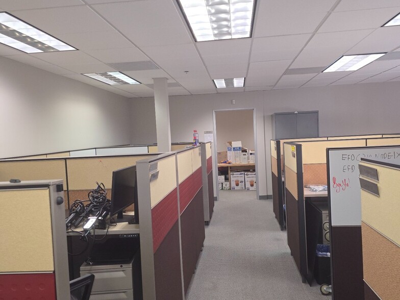 More Photos Of 7675 Dagget St, San Diego Office For Lease