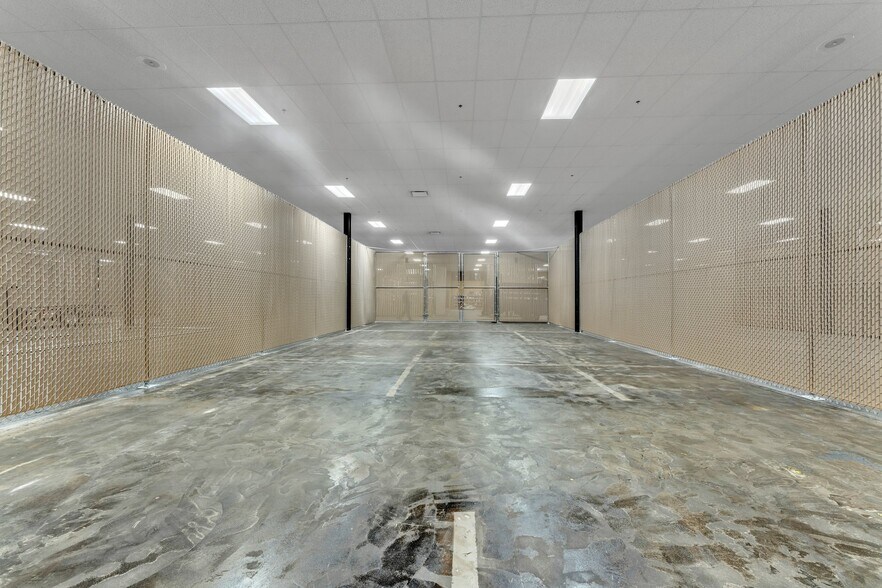 More Photos Of 2150 Garden of the Gods Rd, Colorado Springs Showroom For Lease