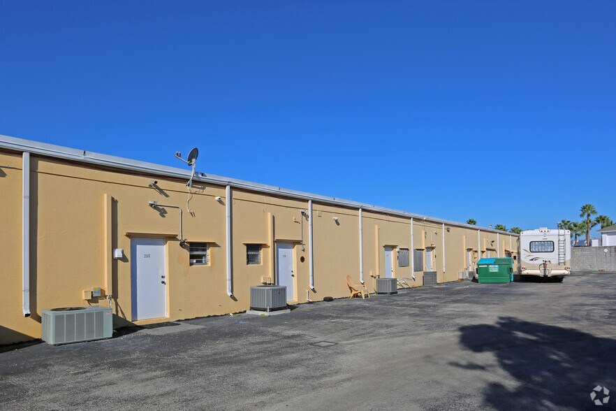 More Photos Of 2301-2331 NW Federal Hwy, Stuart Storefront Retail Office For Sale