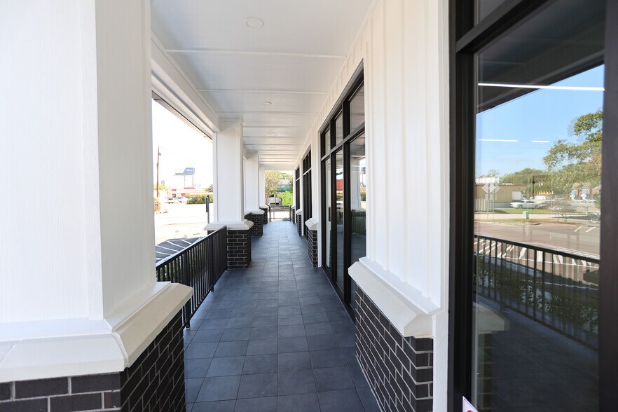More Photos Of 2121 Timber Lane St, Conroe Storefront Retail Office For Sale