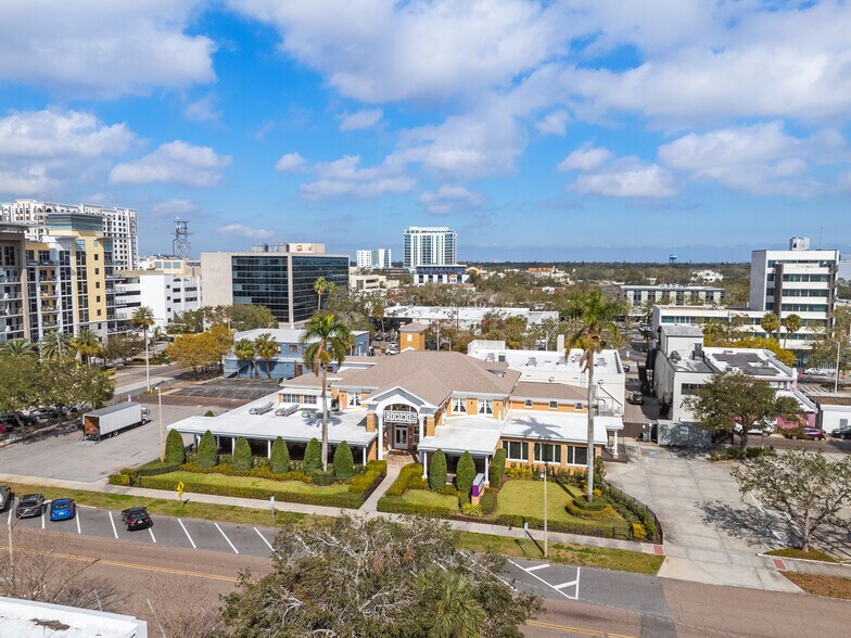 More Photos Of 655 2nd Ave S, Saint Petersburg Restaurant For Sale