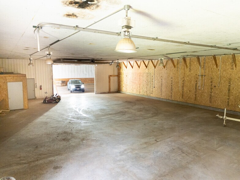 More Photos Of 11022 State Highway 122, Upson Warehouse For Sale