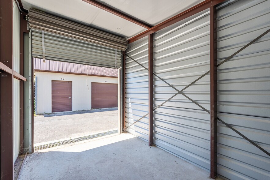 More Photos Of 1717 Frankford Ave, Panama City Self Storage For Sale