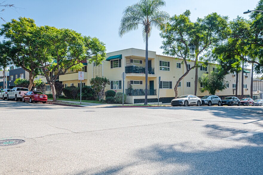 Primary Photo Of 8130 Norton Ave, West Hollywood Apartments For Sale