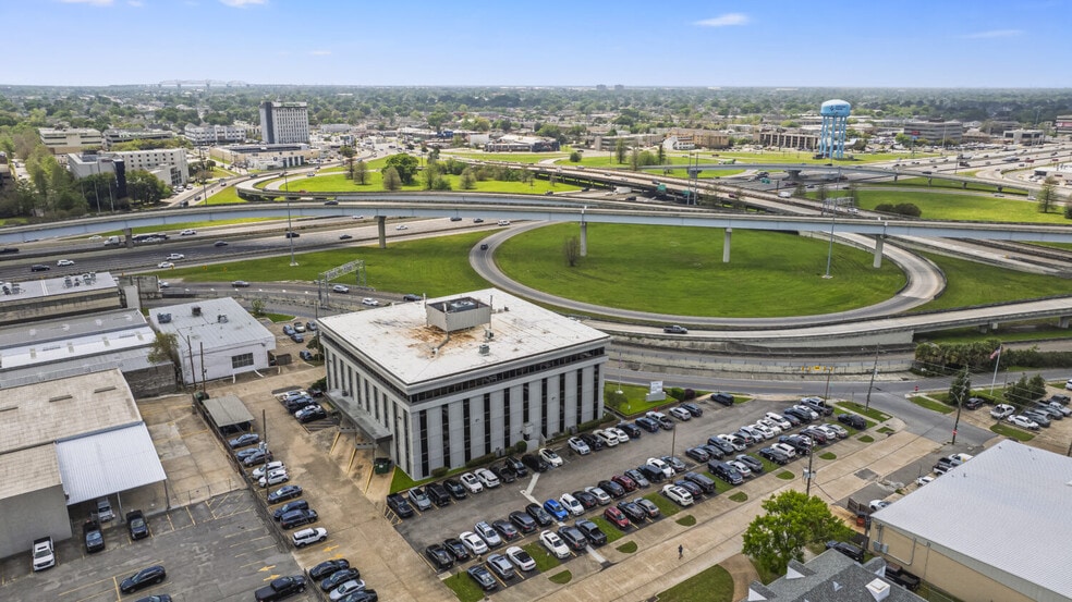 More Photos Of 3131 N I-10 Service Rd E, Metairie Office For Lease