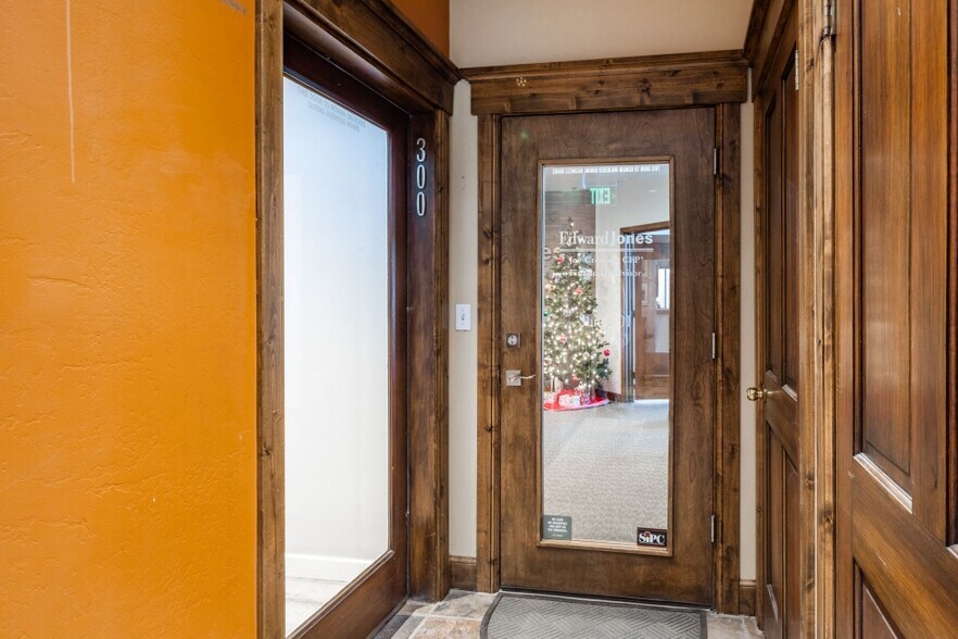 More Photos Of 1920 Prospector Ave, Park City Office For Sale