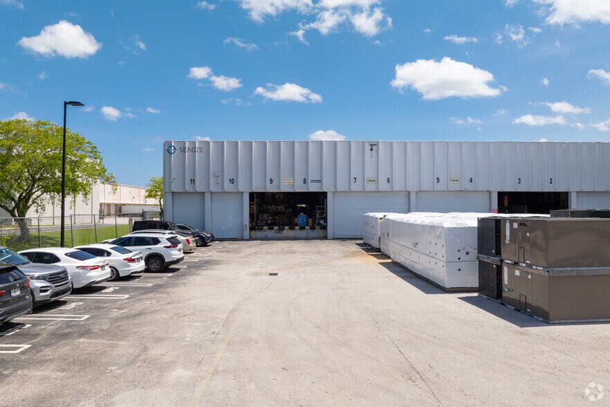 More Photos Of 10100 NW 25th St, Miami Warehouse For Lease