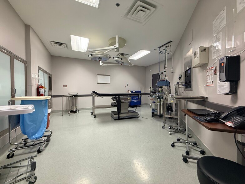 More Photos Of 604 W Warner Rd, Chandler Medical For Sale