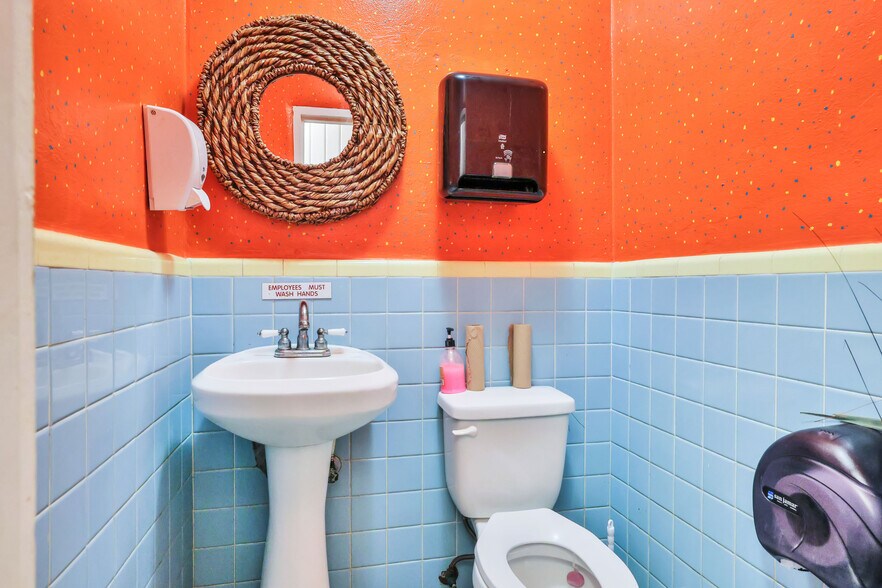 More Photos Of 114 Central Ave, Lake Wales Freestanding For Sale